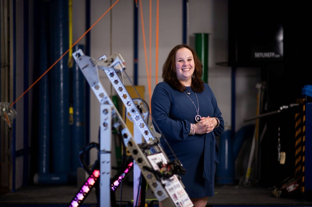 PCE ALUMNI, NICKI BONCZYK, RECEIVES 2023 YOUNG ALUMNI AWARD